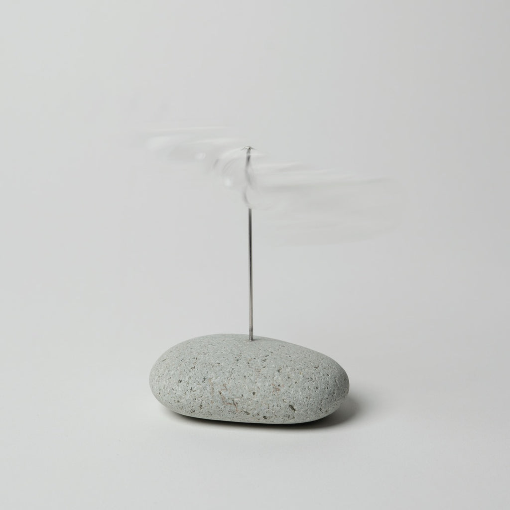 A Mobile Swaying with the Wind, Yuragi (L) — Shida Manami