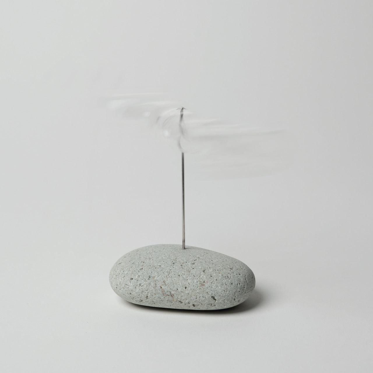 A Mobile Swaying with the Wind, Yuragi (L) — Shida Manami