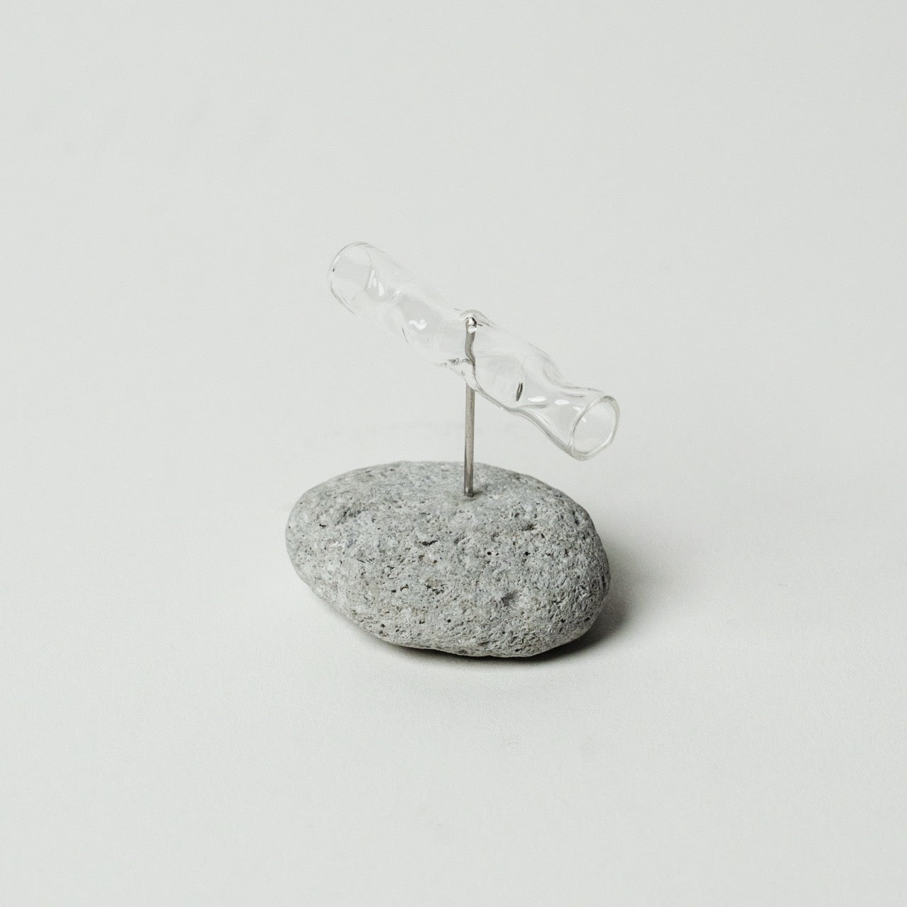 A Mobile Swaying with the Wind, Yuragi (S) — Shida Manami
