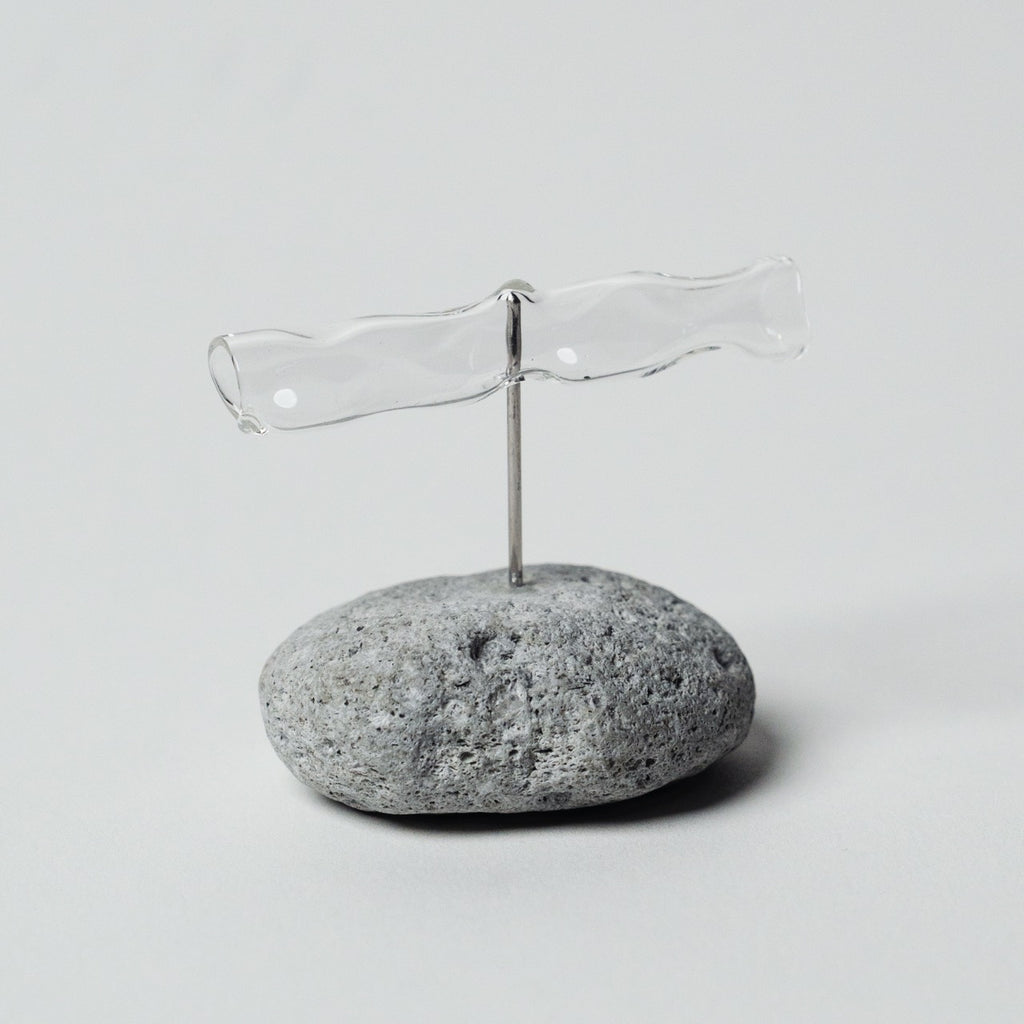 A Mobile Swaying with the Wind, Yuragi (S) — Shida Manami