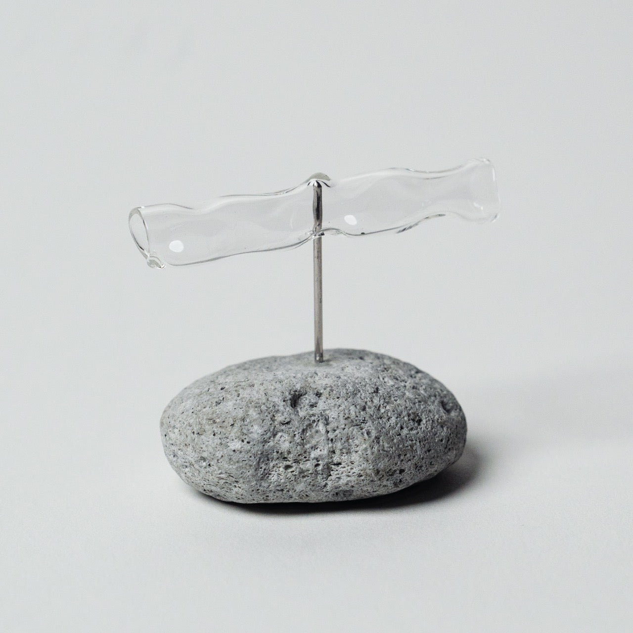 A Mobile Swaying with the Wind, Yuragi (S) — Shida Manami