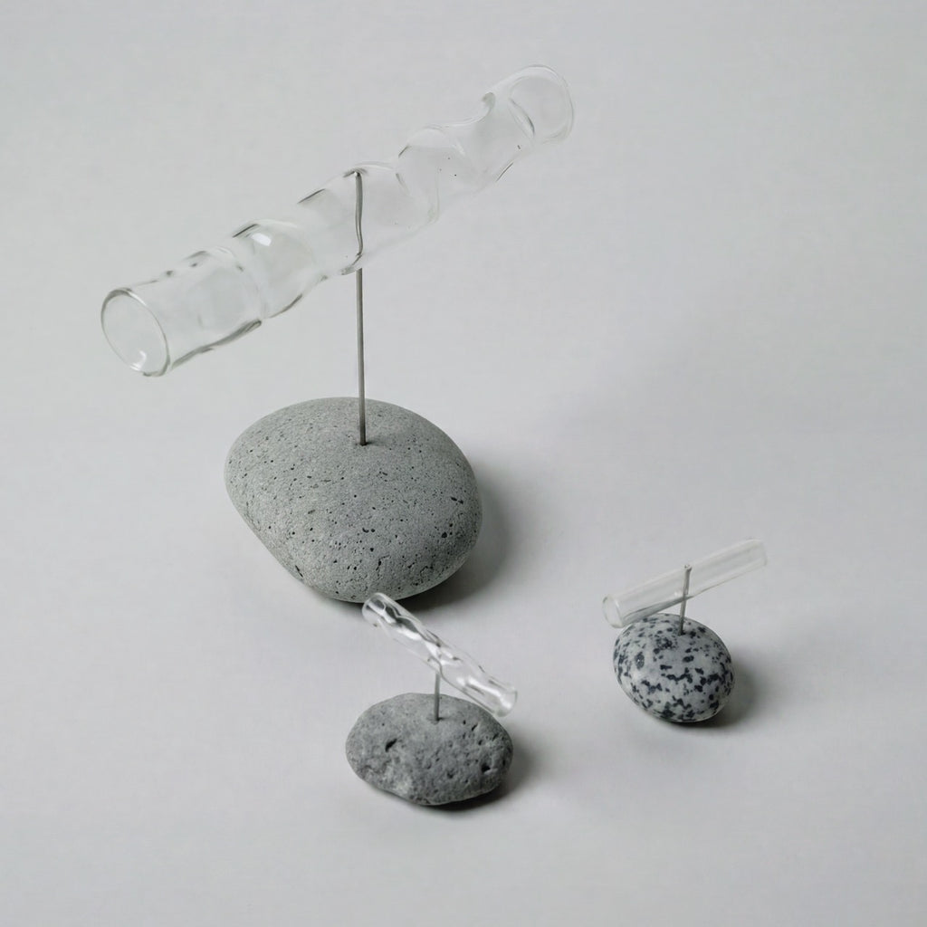 A Mobile Swaying with the Wind, Yuragi (S) — Shida Manami